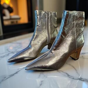 Arezzo NWT Made In Brazil Stunning Silver Leather Pointed Toe Ankle Boots (SH51)